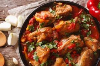 Κοτόπουλο με πιπεριές