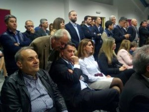 Στο πλευρό του πατέρα του ο Μιχάλης Μπεκίρης - ΦΩΤΟ