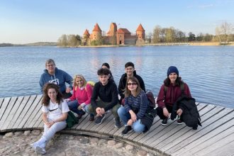 Μαθητές και εκπαιδευτικοί από το ΓΕ.Λ. Παραλίας στο Trakai της Λιθουανίας