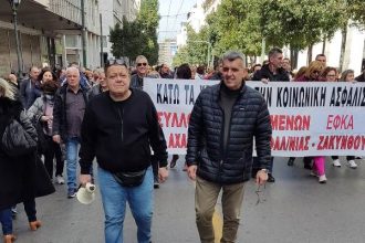 Ο Γιώργος Κυριακόπουλος στη συγκέντρωση των εργαζομένων στον ΕΦΚΑ