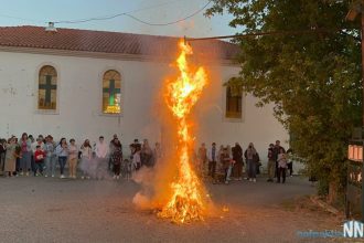 Δυτ. Ελλάδα: Αναβίωσαν τα έθιμα των εικονισμάτων και το κάψιμο του Ιούδα (ΦΩΤΟ - ΒΙΝΤΕΟ)