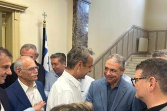 Μητσοτάκης σε Καρβέλη: "Γίνεται καλή δουλειά"