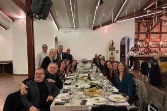 Στην πίτα του Πνευμονολογικού του νοσοκομείου Ρίου ο Περικλής Δουσδαμπάνης