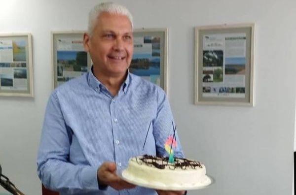 Τούρτα έκπληξη για τον Φωκίωνα Ζαΐμη