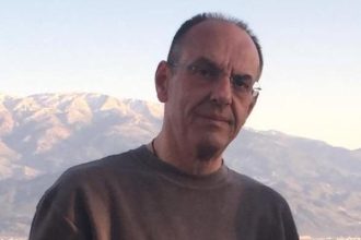 Το παιδί με την κούκλα