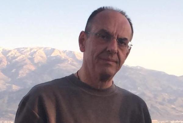 Το παιδί με την κούκλα