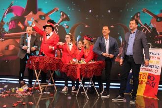 "Επίθεση" με σοκολάτες στον Γιώργο Παπαδάκη