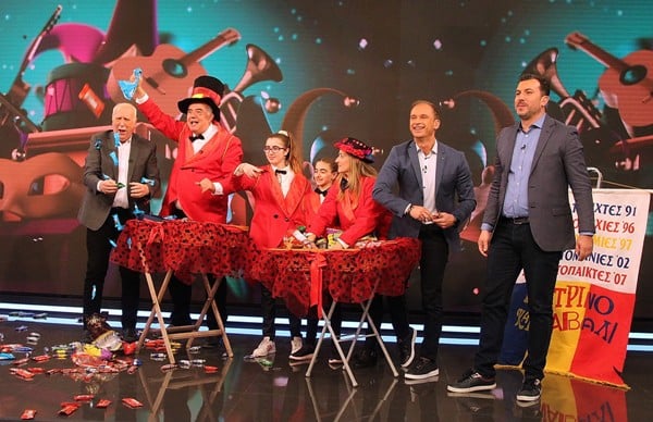 "Επίθεση" με σοκολάτες στον Γιώργο Παπαδάκη