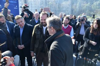 Ο Νεκτάριος Φαρμάκης στην Αμβρακία οδό μαζί με τον Πρωθυπουργό ΦΩΤΟ