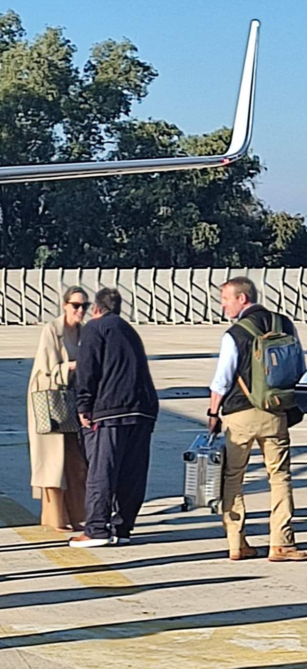 Όταν ο Αερολιμενάρχης του Αράξου Γ. Γκουβίτσας συνάντησε την Αντζελίνα Τζολί!