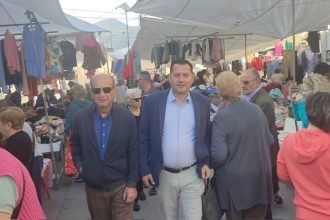 Θεόδωρος Βασιλόπουλος: Επίσκεψη στην αγορά του Αιγίου