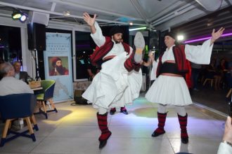 Πάτρα: Κέφι και χορός στη Μεσσηνιακή βραδιά