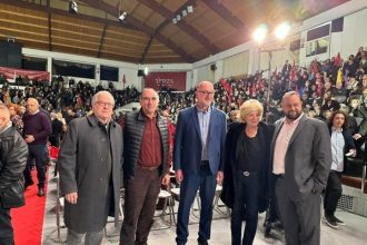 Ο Βασίλης Αϊβαλής στην ομιλία Τσίπρα και η... σιβυλλική απάντηση