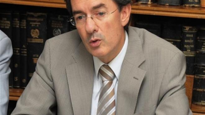 Στα κεραμίδια !