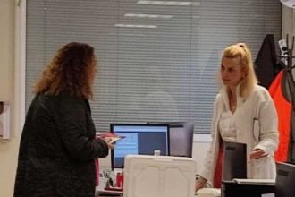 Ελένη Αδαμοπούλου: Κοντά στους υπαλλήλους του ΕΦΚΑ ΦΩΤΟ