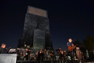 Συναυλία Γιώργου Νταλάρα στην Αγία Λαύρα