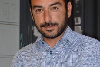 Είμαστε παιδιά ενός κατώτερου θεού ή απλά δεν έχουμε «βύσμα»