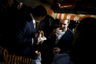 Κουλουράκι έφαγαν Τσίπρας και Νταβούτογλου - ΔΕΙΤΕ ΦΩΤΟΓΡΑΦΙΕΣ