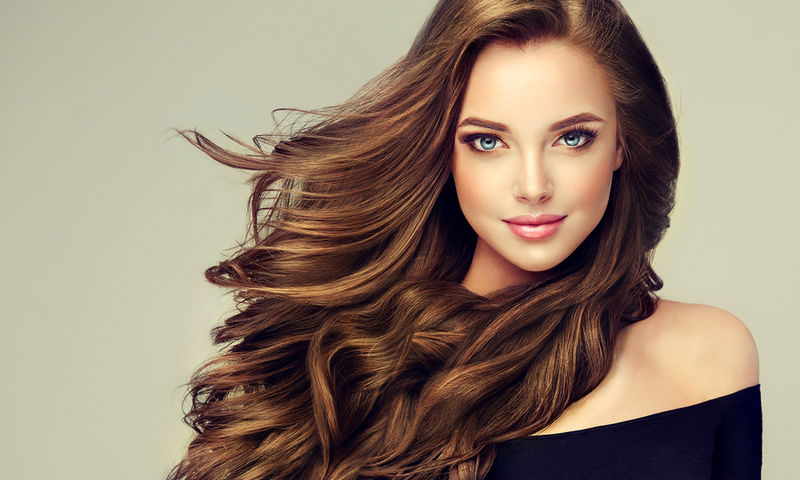 Τροφές πλούσιες σε βιοτίνη για δυνατά μαλλιά και νύχια