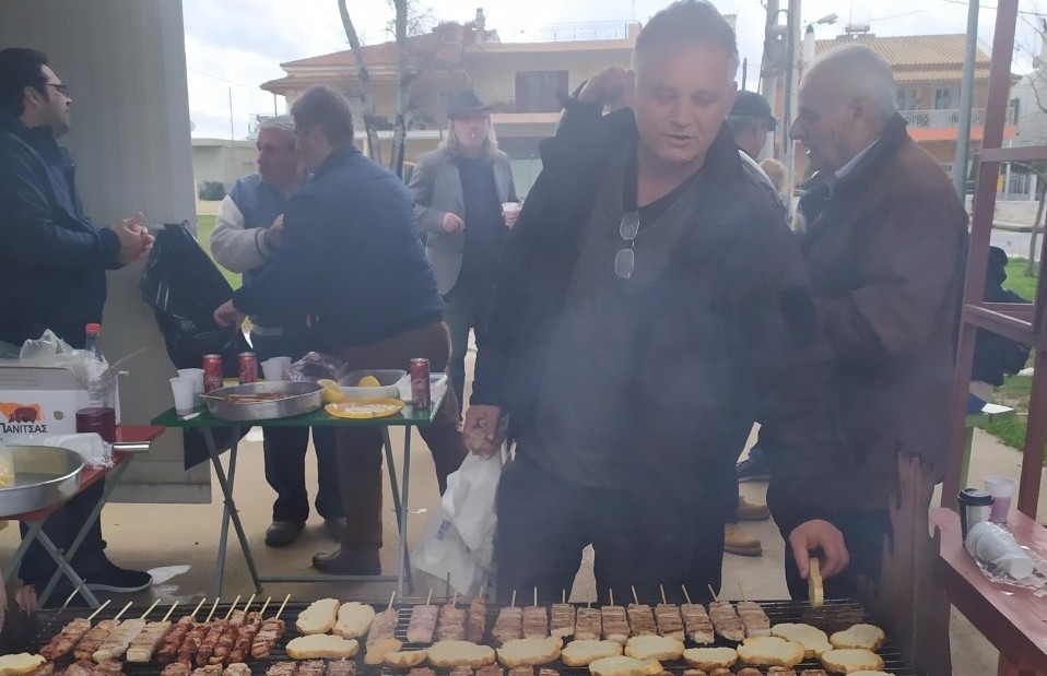 Τσίκνισαν και στην "ANOIXTH ΚΟΙΝΟΤΗΤΑ PATRA AREA 14" - ΦΩΤΟ
