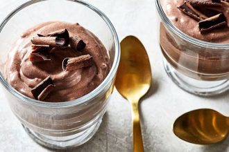 Απολαυστική μους σοκολάτας με γάλα από καρύδα