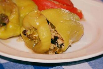 Γεμιστά με πλιγούρι και σταφίδες