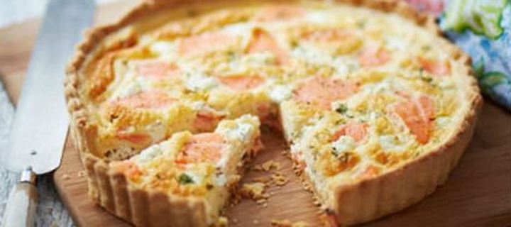 Τάρτα με τυρί και σολομό