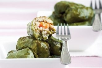 Ντολμαδάκια με γαριδοπίλαφο