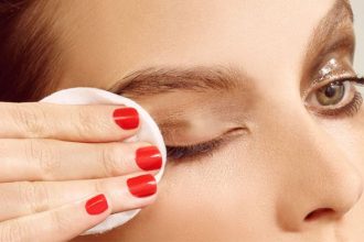 Ποιο είναι το ιδανικό προϊόν ντεμακιγιάζ για την επιδερμίδα σας