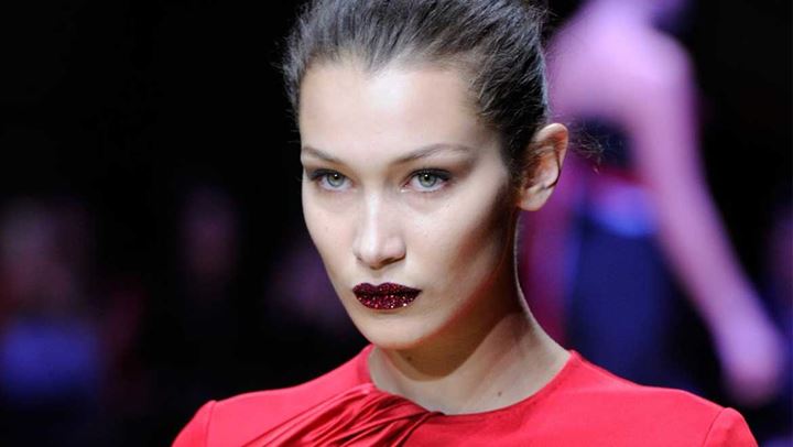 Φέτος τα Χριστούγεννα πείτε «ναι» στο glitter make up!