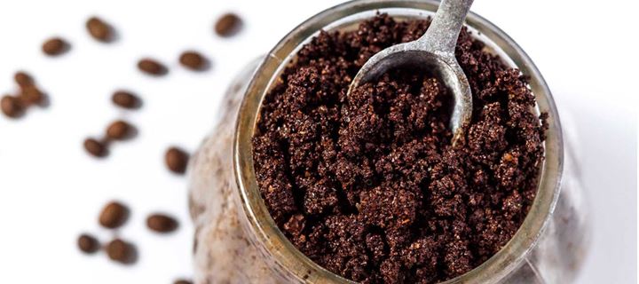 Πείτε αντίο στην κυτταρίτιδα με scrub από καφέ!