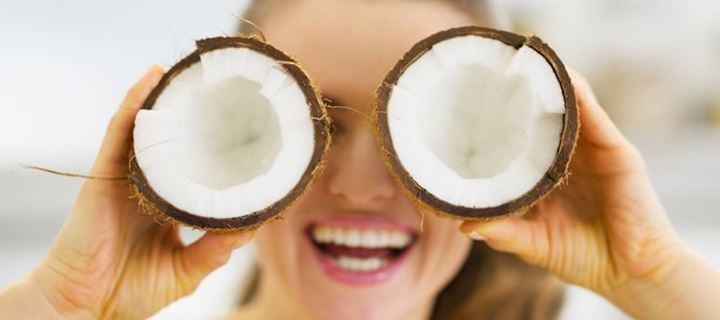 Πώς να εντάξεις το θαυματουργό λάδι καρύδας στην beauty routine σου;