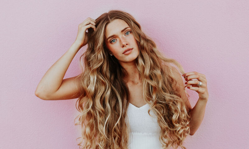 Το κόλπο για να μακρύνεις γρήγορα τα μαλλιά σου