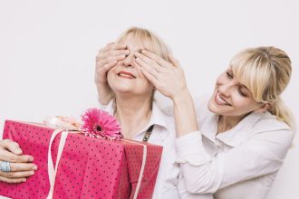 Μία ξεχωριστή ιδέα δώρου για τη Γιορτή της Μητέρας που ισχύει μόνο για αύριο