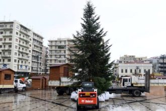 Πάτρα: Σήμερα το άναμμα του δένδρου στην Πλ. Γεωργίου