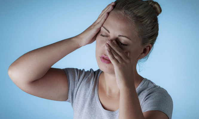 Έχετε μπούκωμα; Καταρροή; «Βαρύ» κεφάλι; Τα βασικά για την ιγμορίτιδα