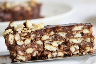 Λαχταριστές μπάρες με κρέμα φουντουκιού χωρίς ψήσιμο