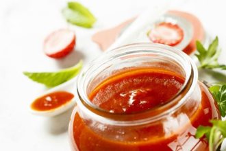Φτιάξτε τη δική σας κέτσαπ με αγνά υλικά