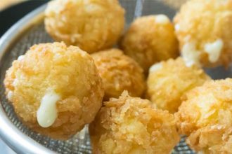 Τυρομπουκίτσες που λιώνουν στο στόμα!