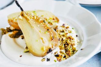 Γιαούρτι με αχλάδια και granola για να ξεκινήσεις όμορφα την ημέρα σου!