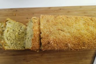 Ψωμί με δενδρολίβανο και μήλα