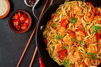 Noodles με γαρίδες