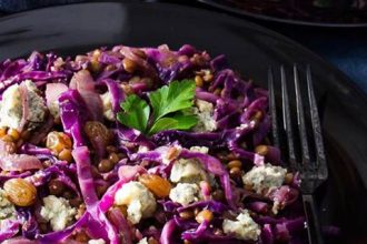 Σαλάτα με κόκκινο λάχανο και καρότο