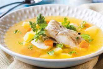 Ψαρόσουπα με μπακαλιάρο