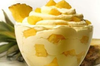 Γλυκό γιαούρτι με ανανά