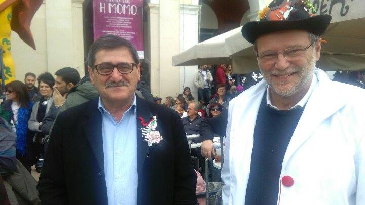 Τους...ένωσε το καρναβάλι