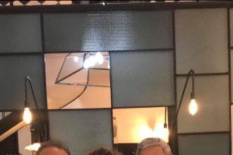 Στην Πάτρα η “Ασημίνα” από τις “Αγριες Μέλισσες” - Που δείπνησε