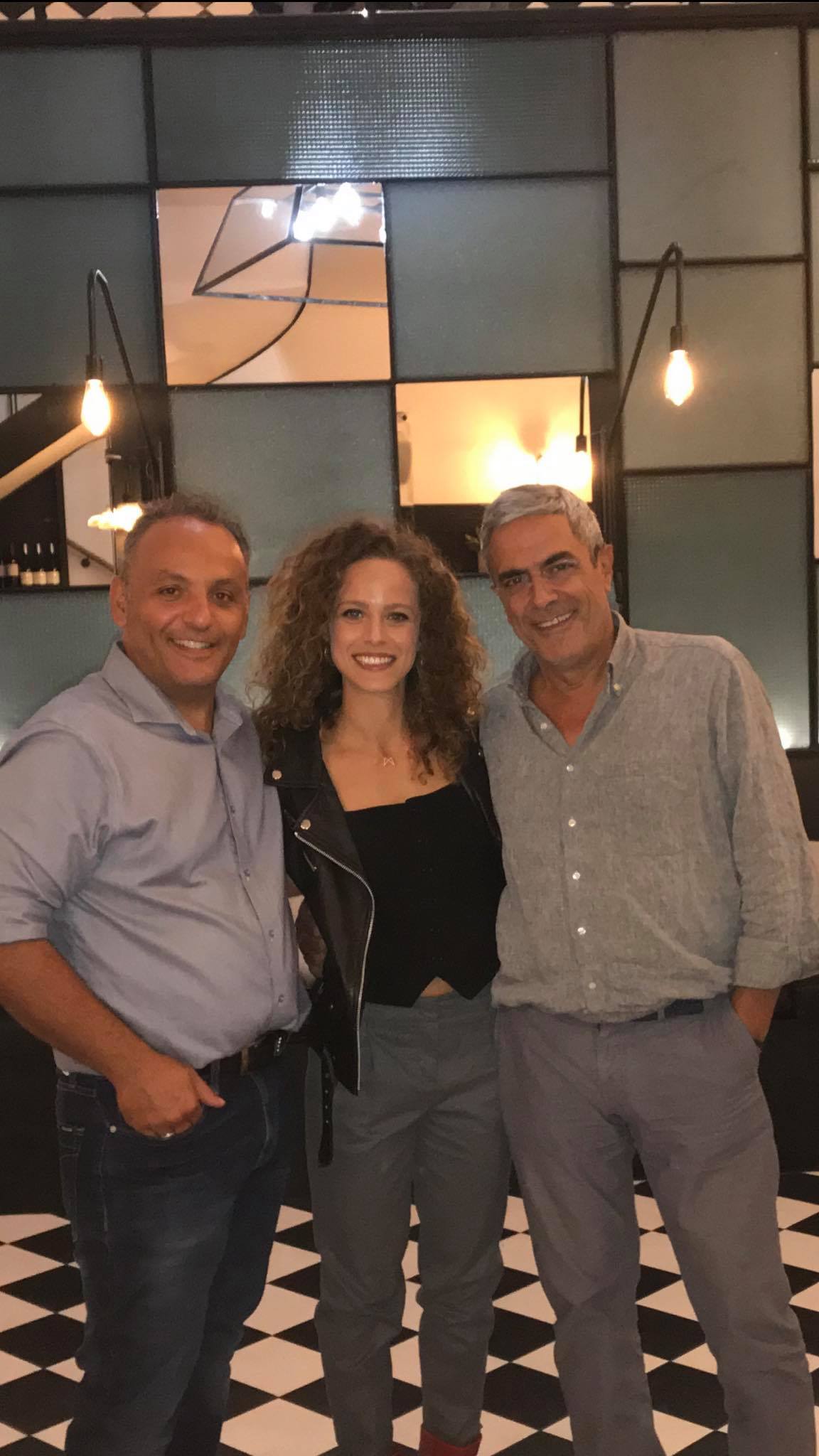 Στην Πάτρα η “Ασημίνα” από τις “Αγριες Μέλισσες” - Που δείπνησε