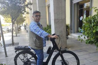 Ο ποδηλάτης Κώστας Πέττας