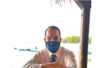 Γιατί ο Νεκτάριος Φαρμάκης λέει: "μη ζγων'ς"